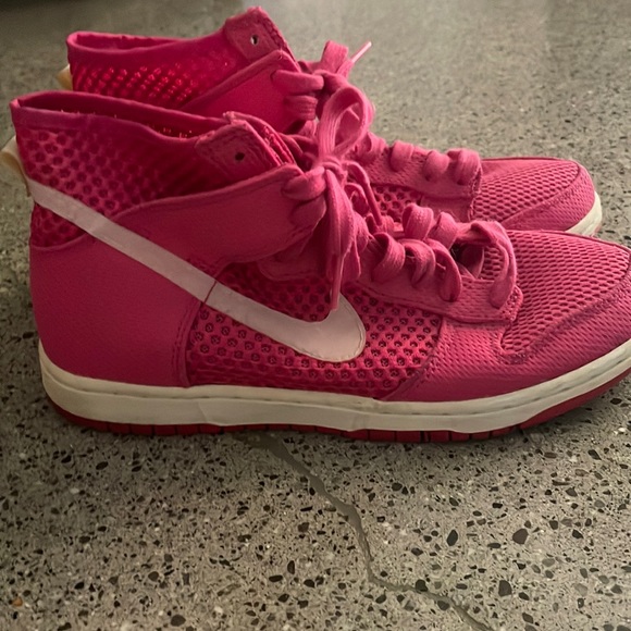 Pink Nike sneakers - Picture 1 of 5